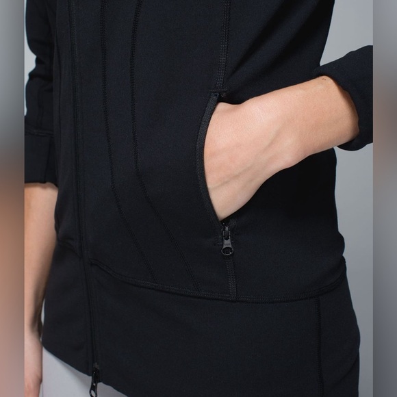 Lululemon Stride Jacket II
Black - Picture 2 of 10